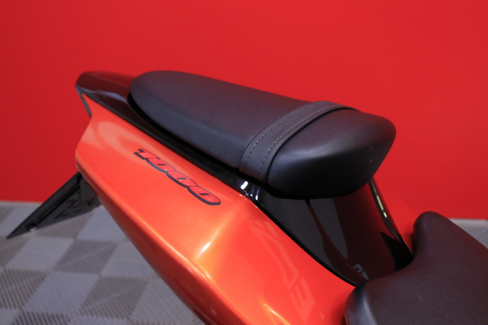 Suzuki - GSX-R - 1000 // Juuri saapunut! / Yoshimura / Huoltokirja / Suomi-pyörä // - Moottoripyörä
