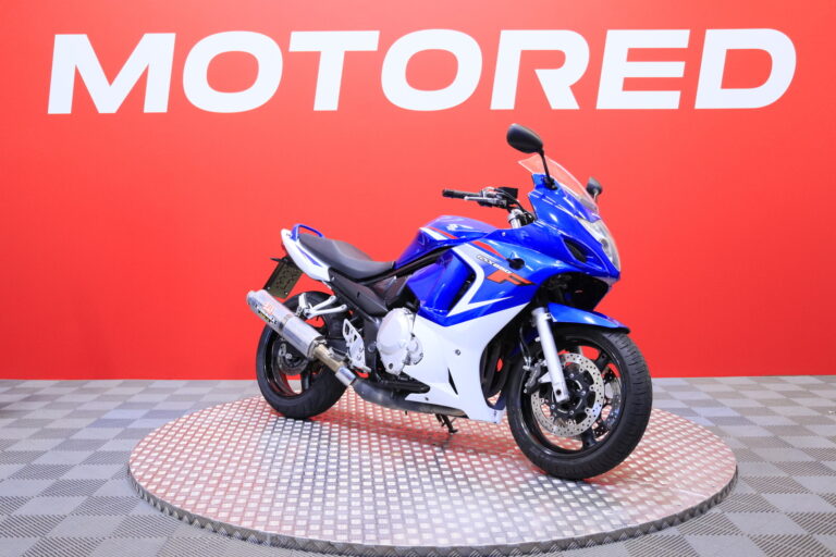 Suzuki - GSX - 650 F // Juuri saapunut! / A2 / Yoshimura / Suomi-pyörä / Huoltokirja // - Moottoripyörä