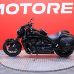 Suzuki - INTRUDER - M1800R // 1. Om. Suomi-pyörä // 3x laukut // Revo-putkisto - Moottoripyörä