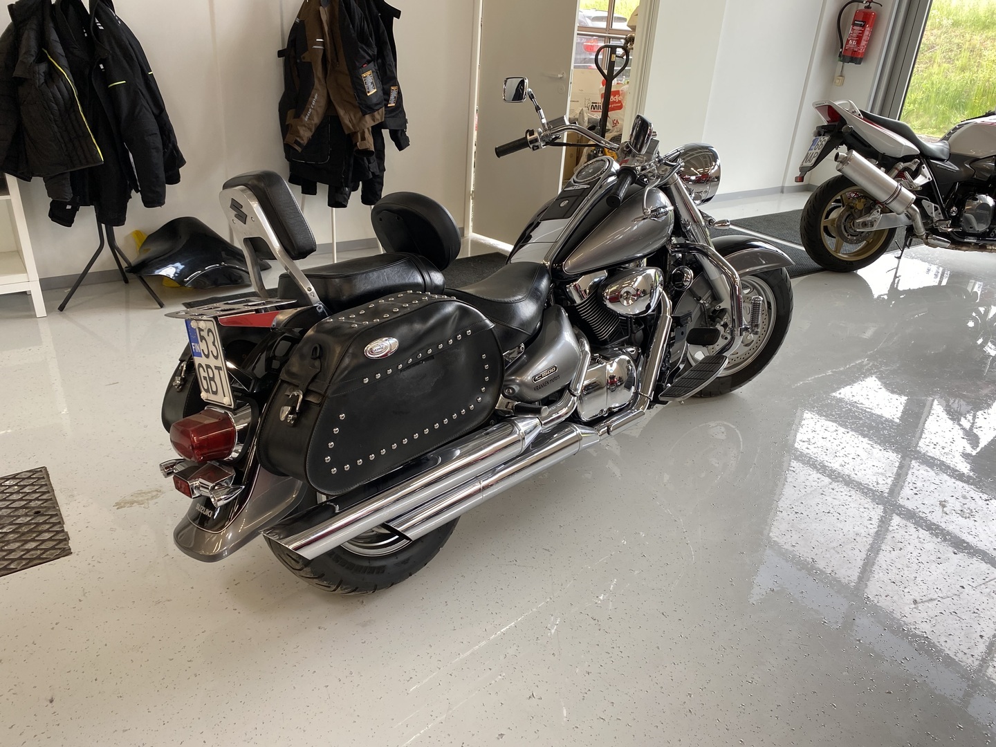 Suzuki - VL - 1500 Intruder LC // Juuri saapunut! / Sissybar / Laukut / Raudat // - Moottoripyörä