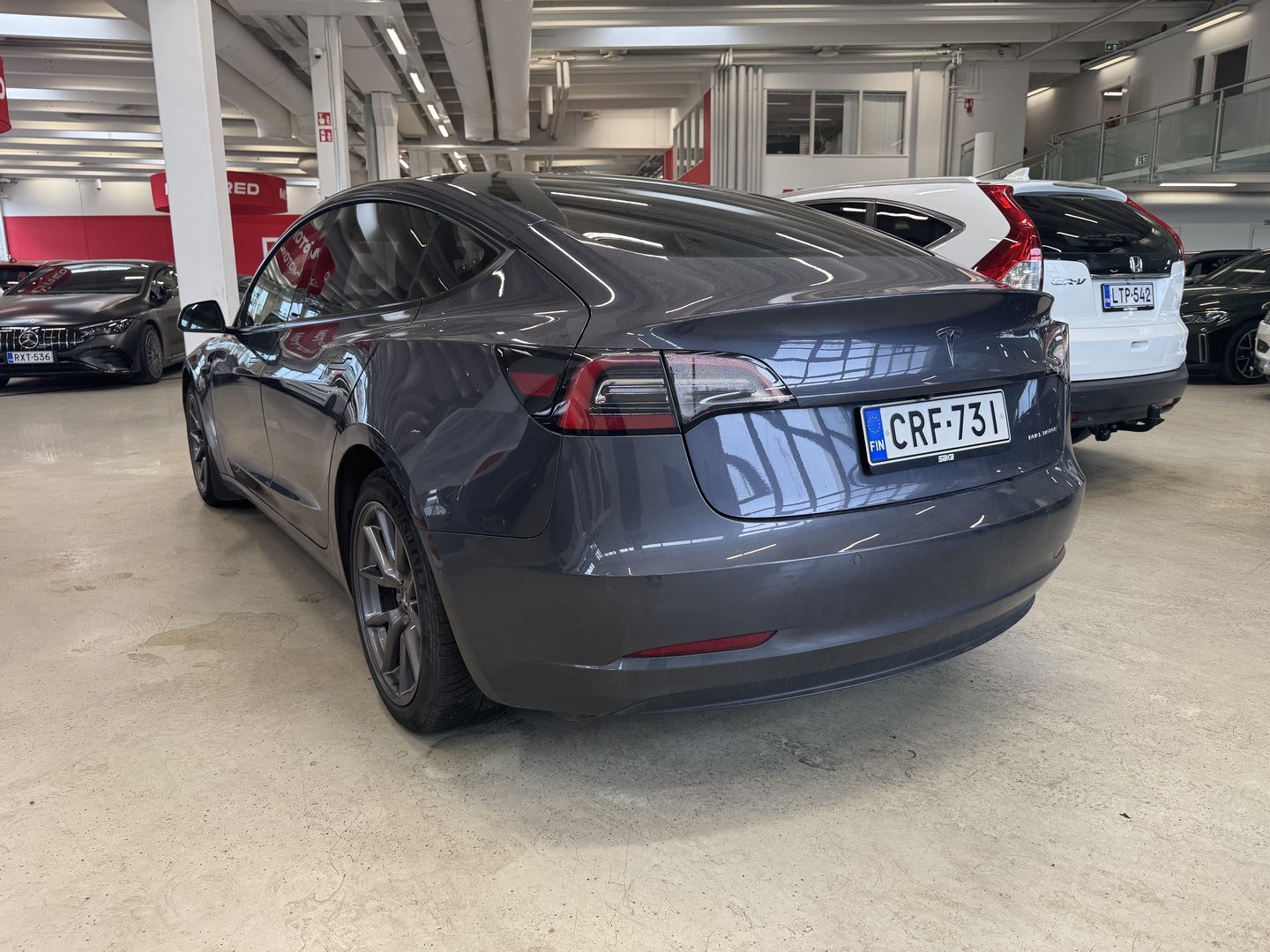 Tesla - Model 3 - Model 3 Sedan (AA) 4ov // LED / Panoraama / Premium Audio / Autopilot / Kamera / Lämpöpumppu // - Sedan