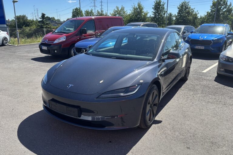 Tesla - Model 3 - Rear-Wheel Drive - Sedan