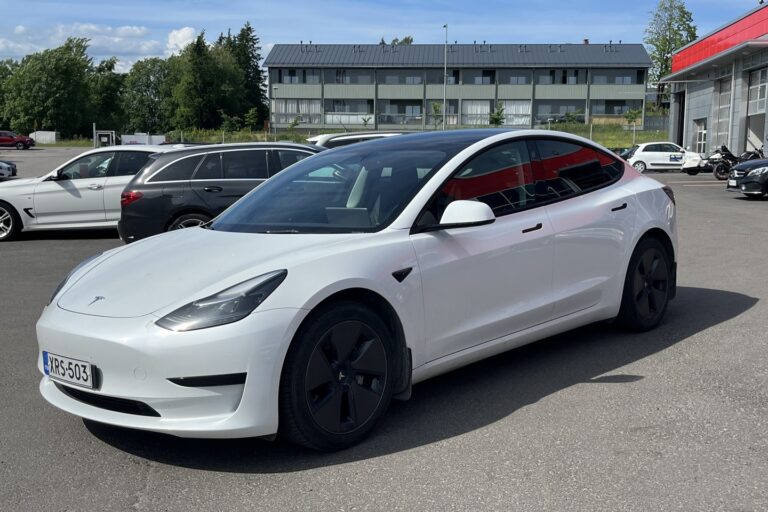 Tesla - Model 3 - RWD - Sedan