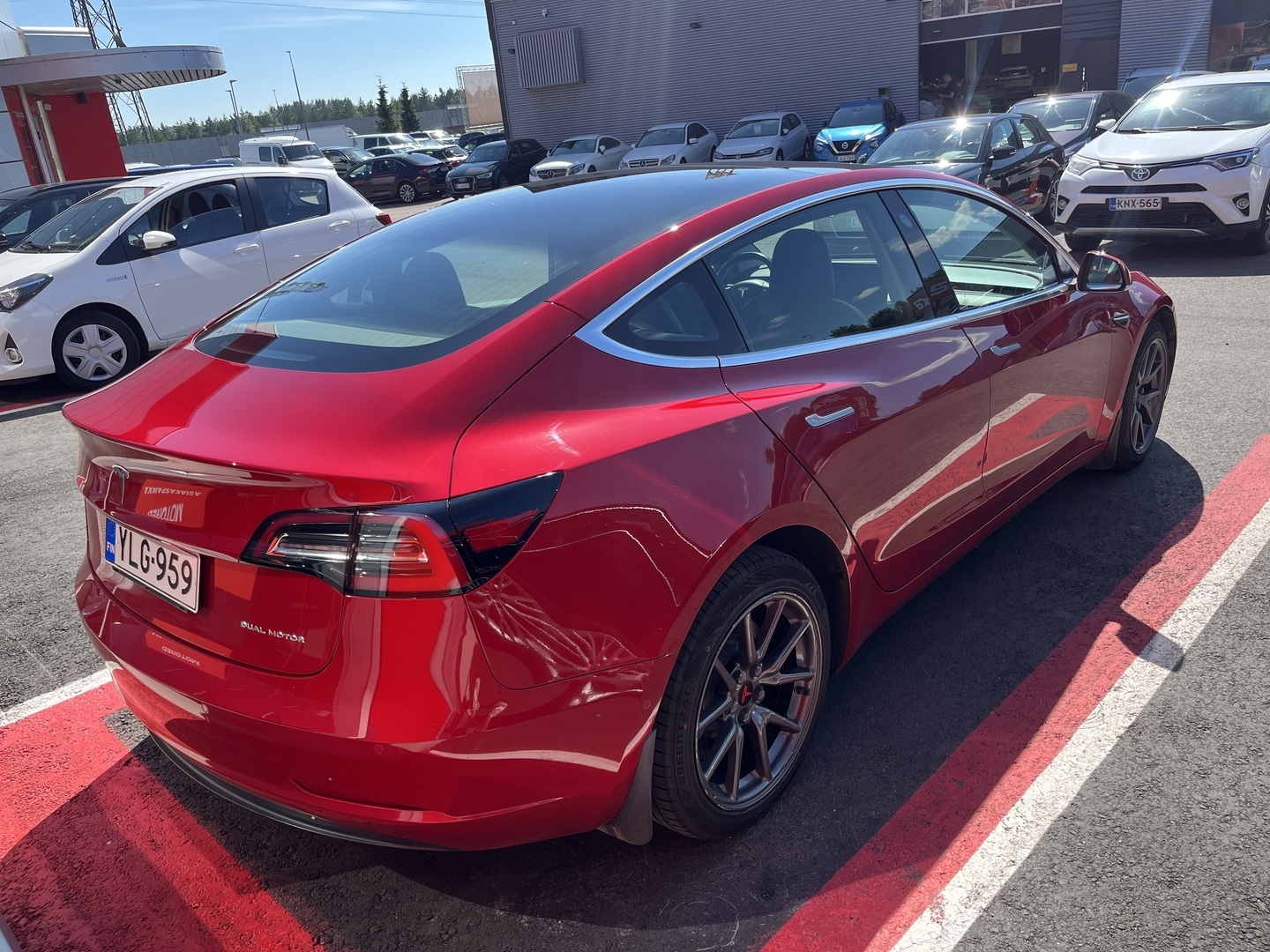 Tesla - Model 3 - Long-Range Dual Motor AWD - Sedan