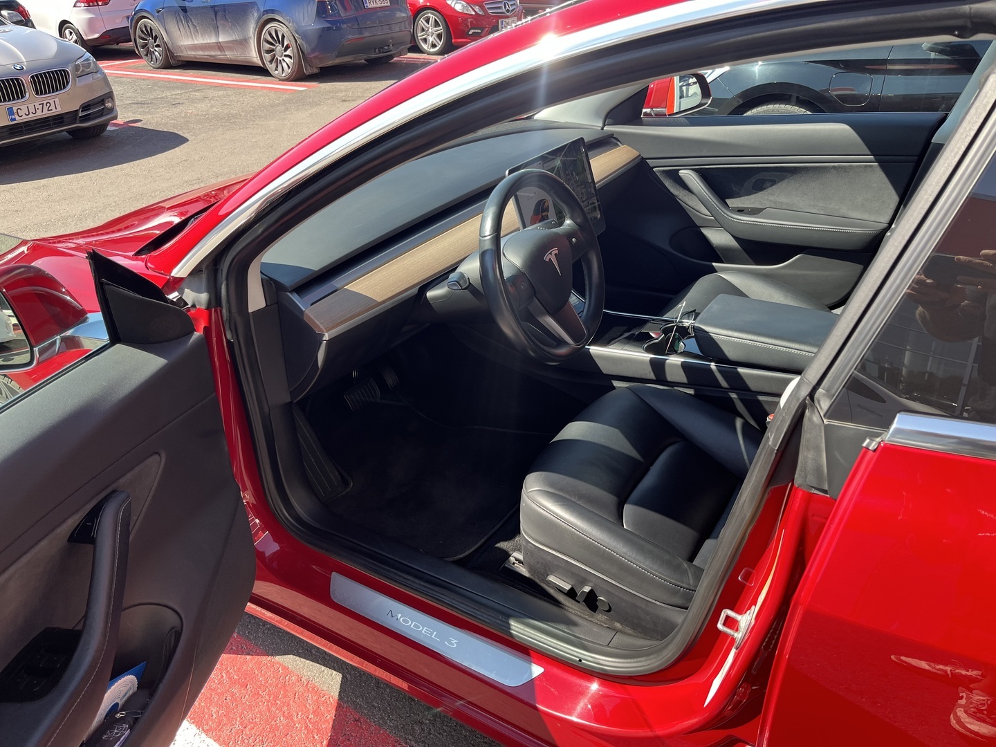 Tesla - Model 3 - Long-Range Dual Motor AWD - Sedan