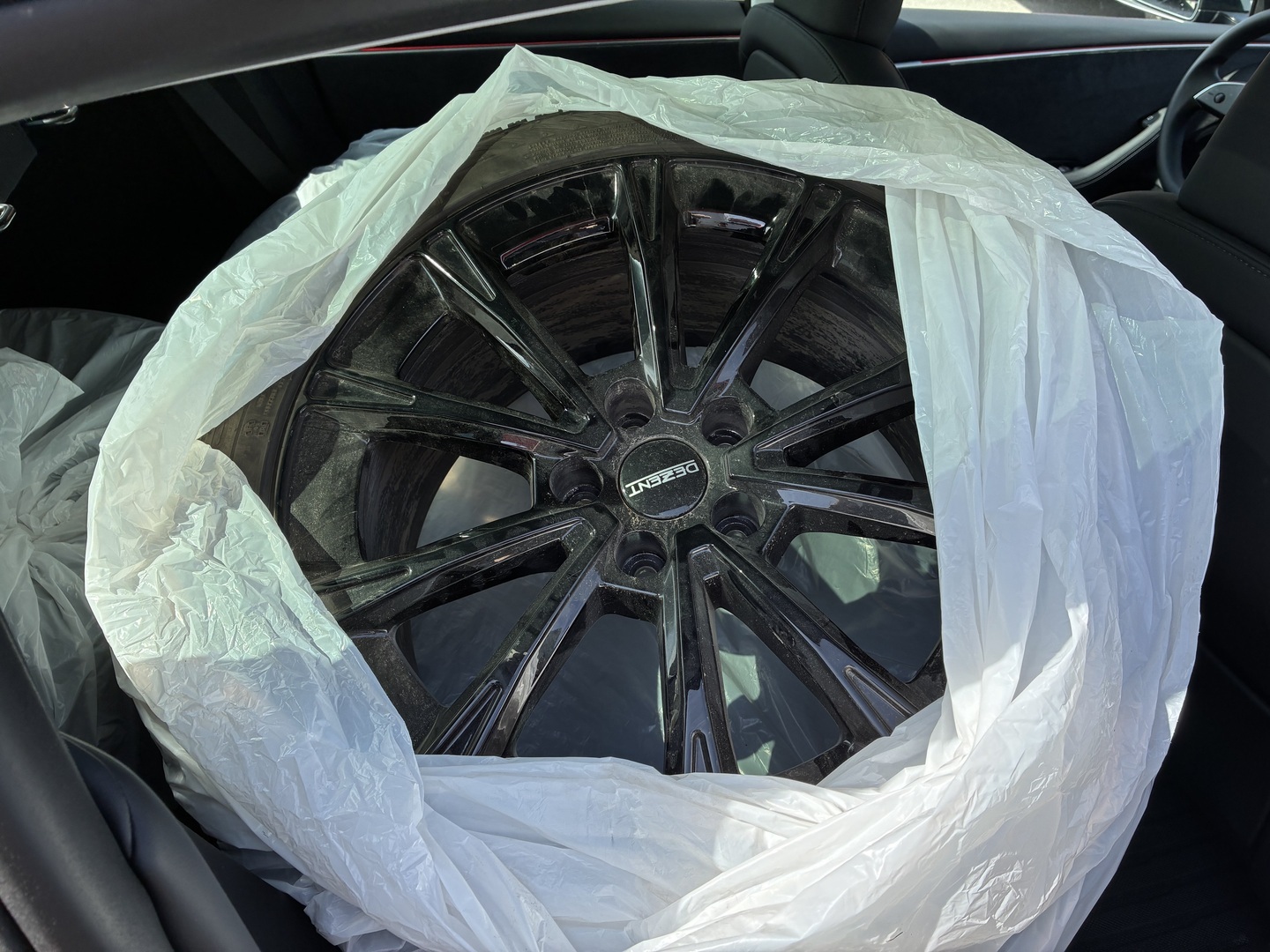 Tesla - Model 3 - Highland Long Range AWD / 2x vanteet / Premium Audio / Autopilot HW4 / Lasikatto / - Sedan