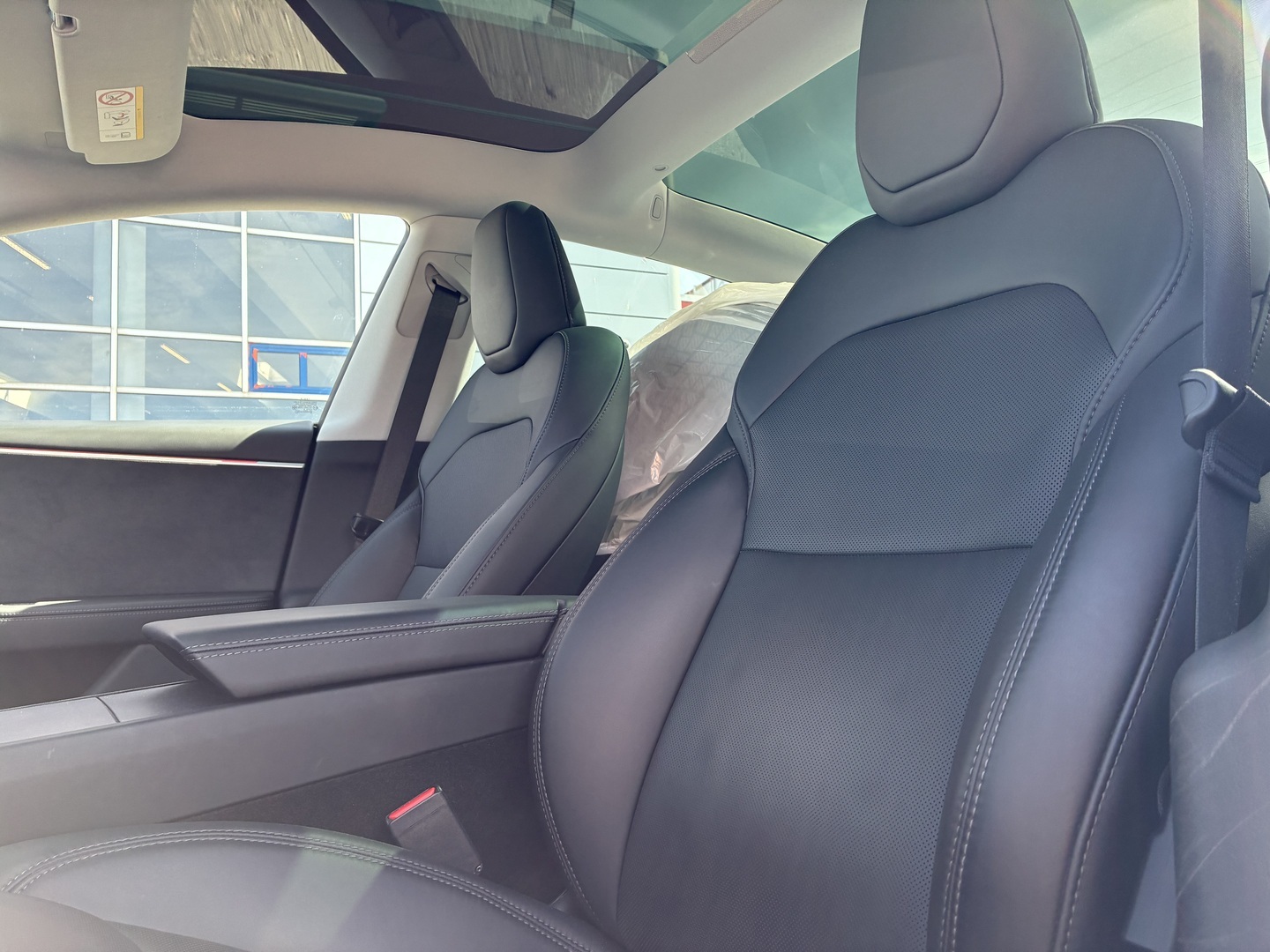 Tesla - Model 3 - Highland Long Range AWD / 2x vanteet / Premium Audio / Autopilot HW4 / Lasikatto / - Sedan