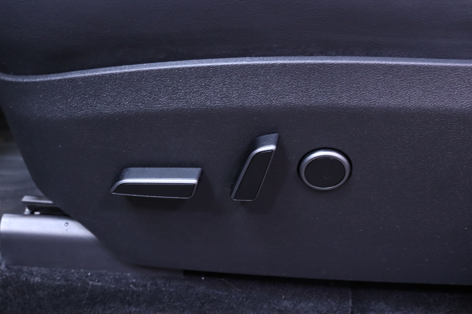 Tesla - Model Y - Performance Dual Motor AWD // Lasikatto / Autopilot / Premium audio / Nahkasisusta / Kamera / AMD Ryzen // - Tila-auto