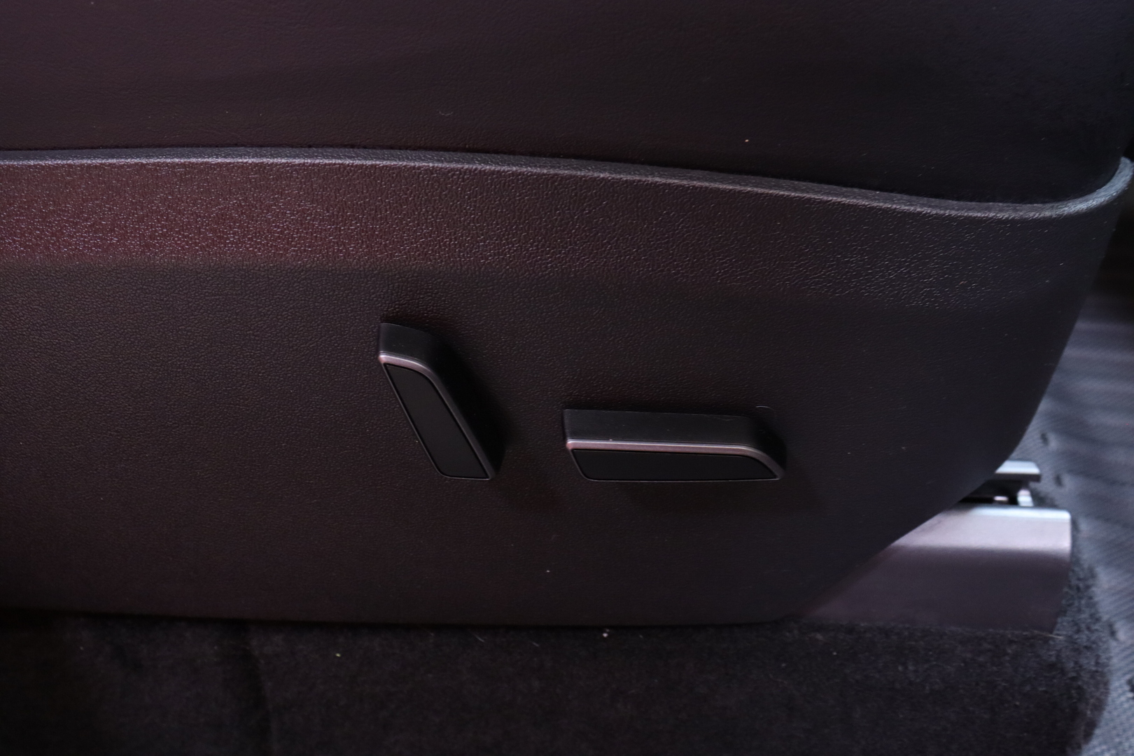 Tesla - Model Y - Performance Dual Motor AWD // Lasikatto / Autopilot / Premium audio / Nahkasisusta / Kamera / AMD Ryzen // - Tila-auto