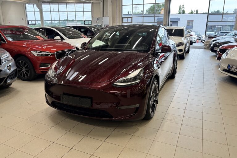 Tesla - Model Y - Performance - Maastoauto
