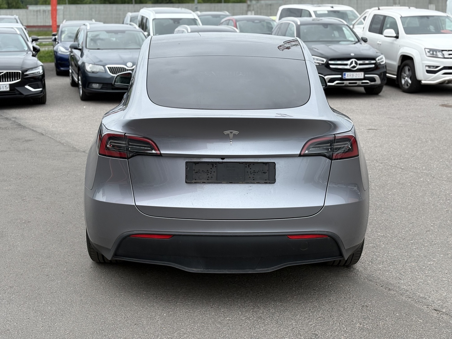 Tesla - Model Y - RWD - Maastoauto