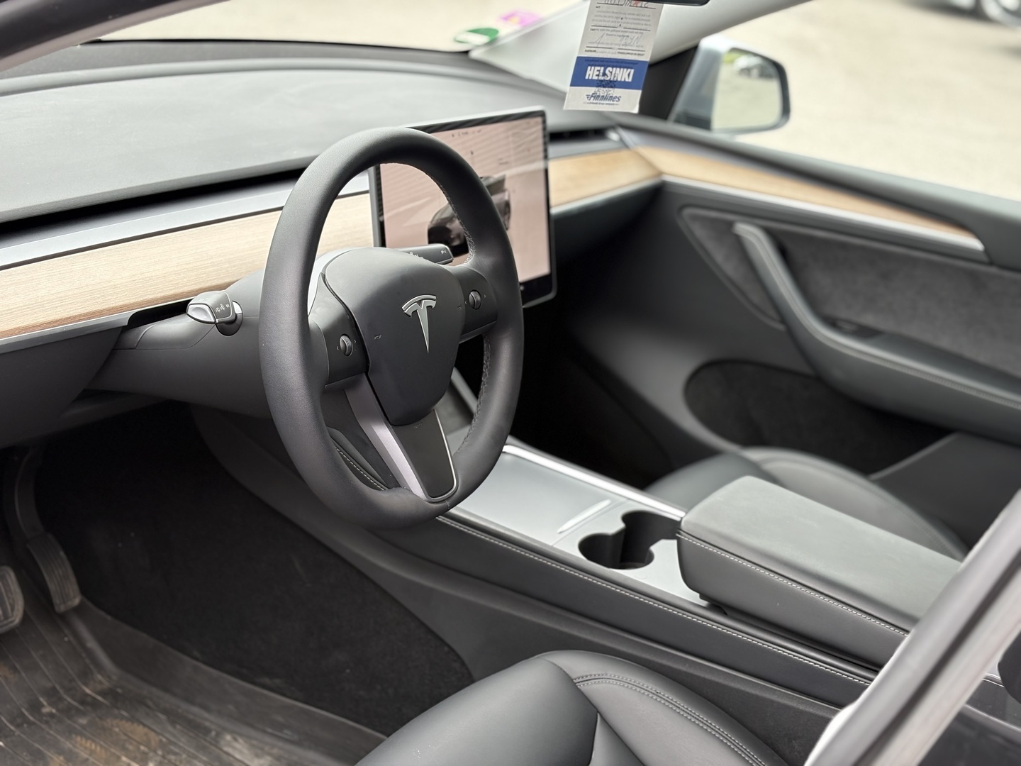 Tesla - Model Y - RWD - Maastoauto