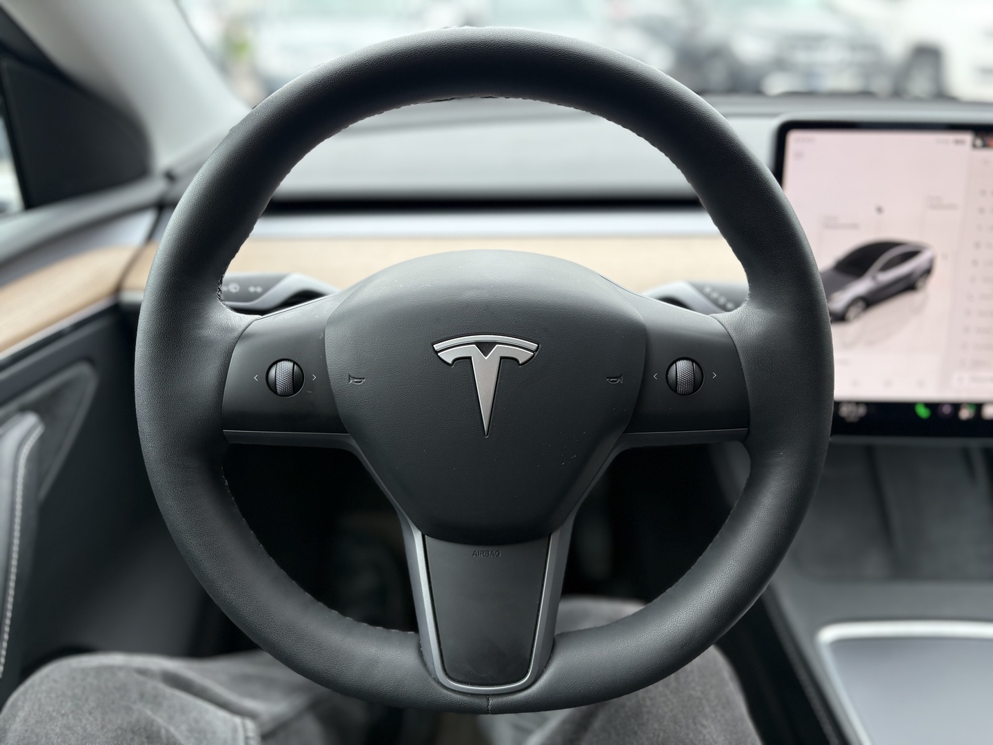 Tesla - Model Y - RWD - Maastoauto