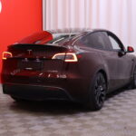 Tesla - Model Y - Performance // Midnight Cherry Red / Autopilot / Nahkasisusta / AMD Ryzen / Lasikatto / Premium Audio / Ilmalämpöpumppu - Maastoauto