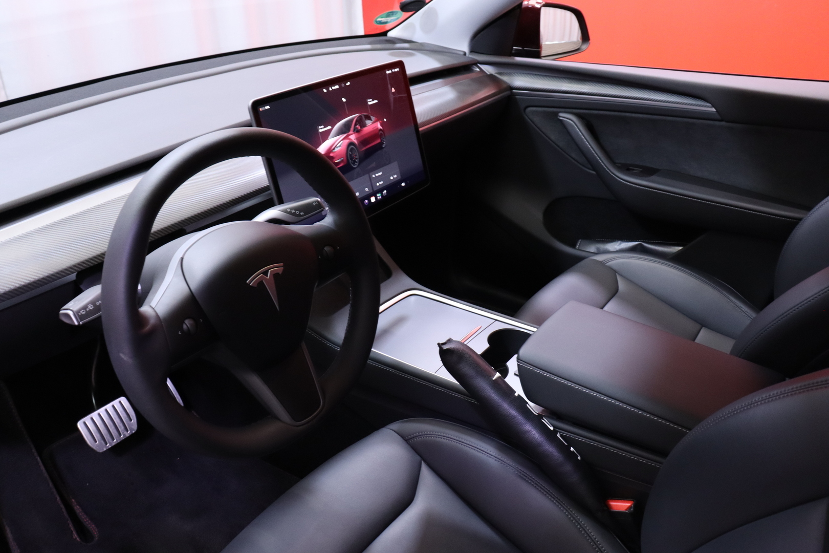 Tesla - Model Y - Performance // Midnight Cherry Red / Autopilot / Nahkasisusta / AMD Ryzen / Lasikatto / Premium Audio / Ilmalämpöpumppu - Maastoauto