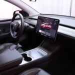 Tesla - Model Y - Performance // Midnight Cherry Red / Autopilot / Nahkasisusta / AMD Ryzen / Lasikatto / Premium Audio / Ilmalämpöpumppu - Maastoauto