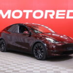 Tesla - Model Y - Performance // Midnight Cherry Red / Autopilot / Nahkasisusta / AMD Ryzen / Lasikatto / Premium Audio / Ilmalämpöpumppu - Maastoauto