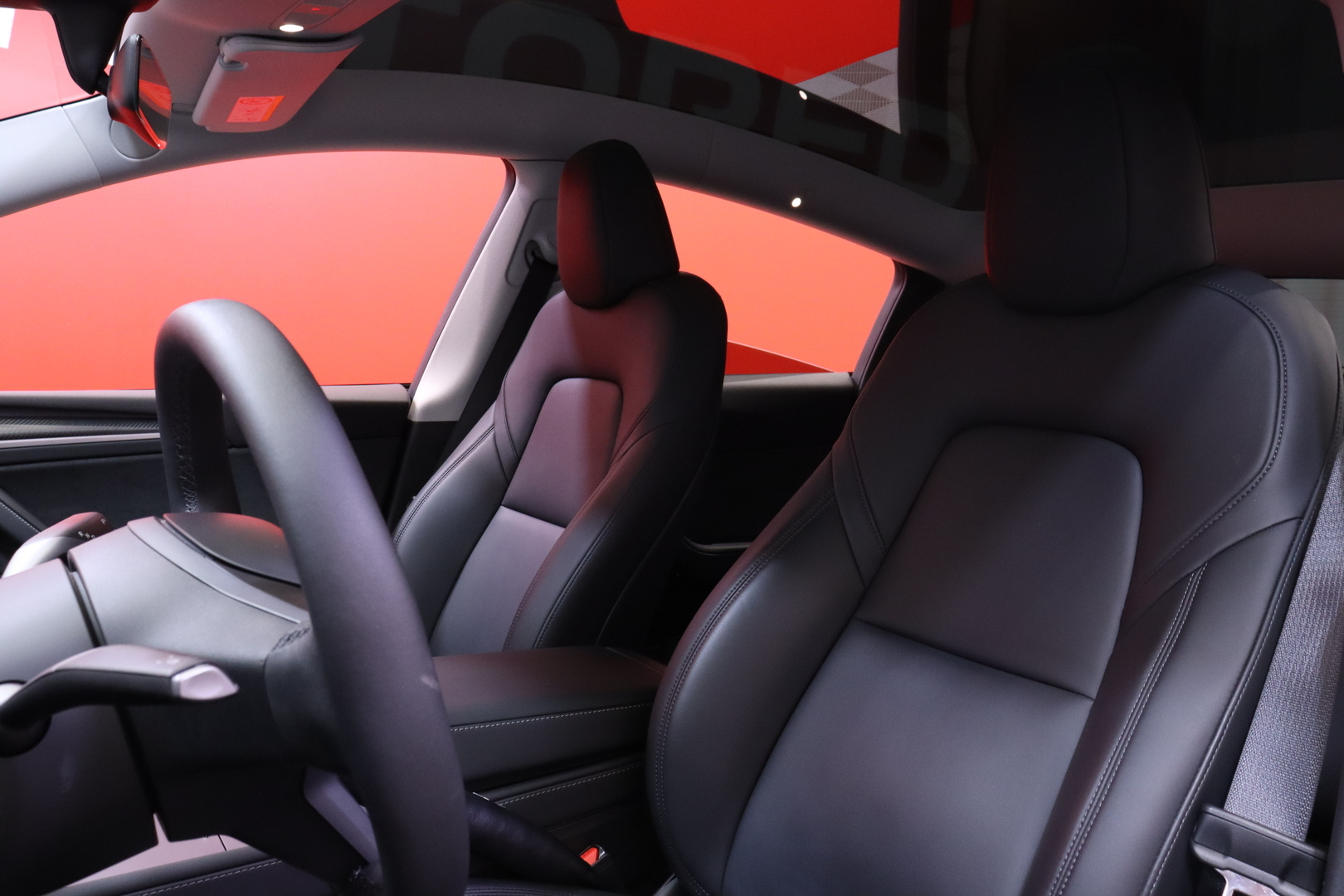Tesla - Model Y - Performance // Midnight Cherry Red / Autopilot / Nahkasisusta / AMD Ryzen / Lasikatto / Premium Audio / Ilmalämpöpumppu - Maastoauto