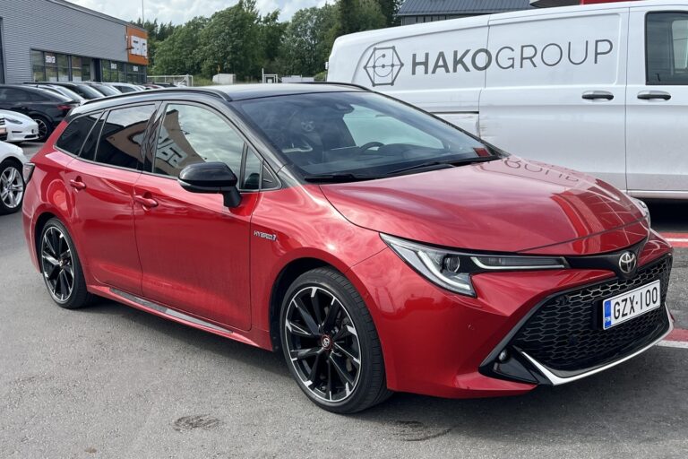 Toyota - Corolla - Touring Sports 2,0 Hybrid GR Sport Business - Farmari