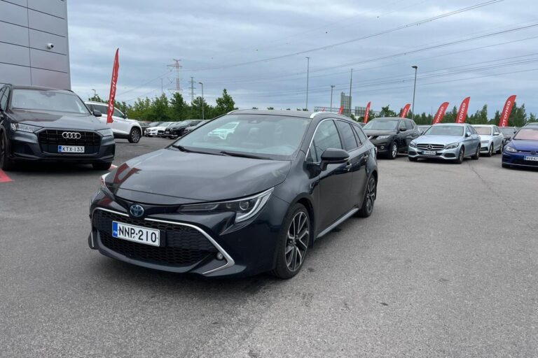 Toyota - Corolla - 2.0 Hybrid Executive // ACC / Panorama / HUD / Lohko // - Farmari