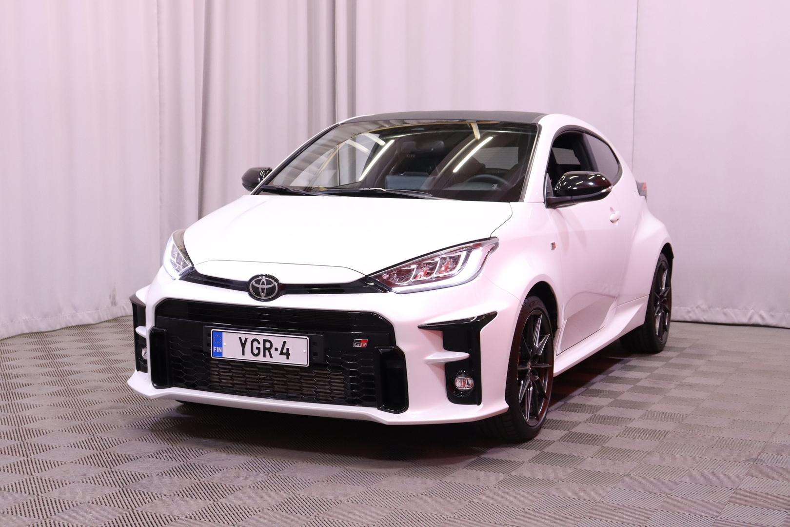 Toyota - GR Yaris - 1,6 Turbo 4WD // Suomi-auto / Martelius Catback / Racing Pack / Adapt.vakkari / CarPlay / Kamera // - Viistoperä
