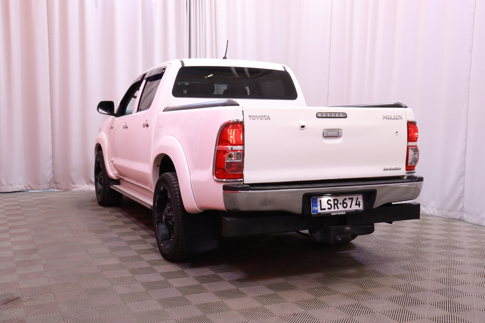 Toyota - Hilux - Double Cab 3,0 D-4D 4WD 171 SR aut. // Mountain Top / Navi / Bluetooth / Peruutuskamera / Sport-istuimet edessä // - Avolava