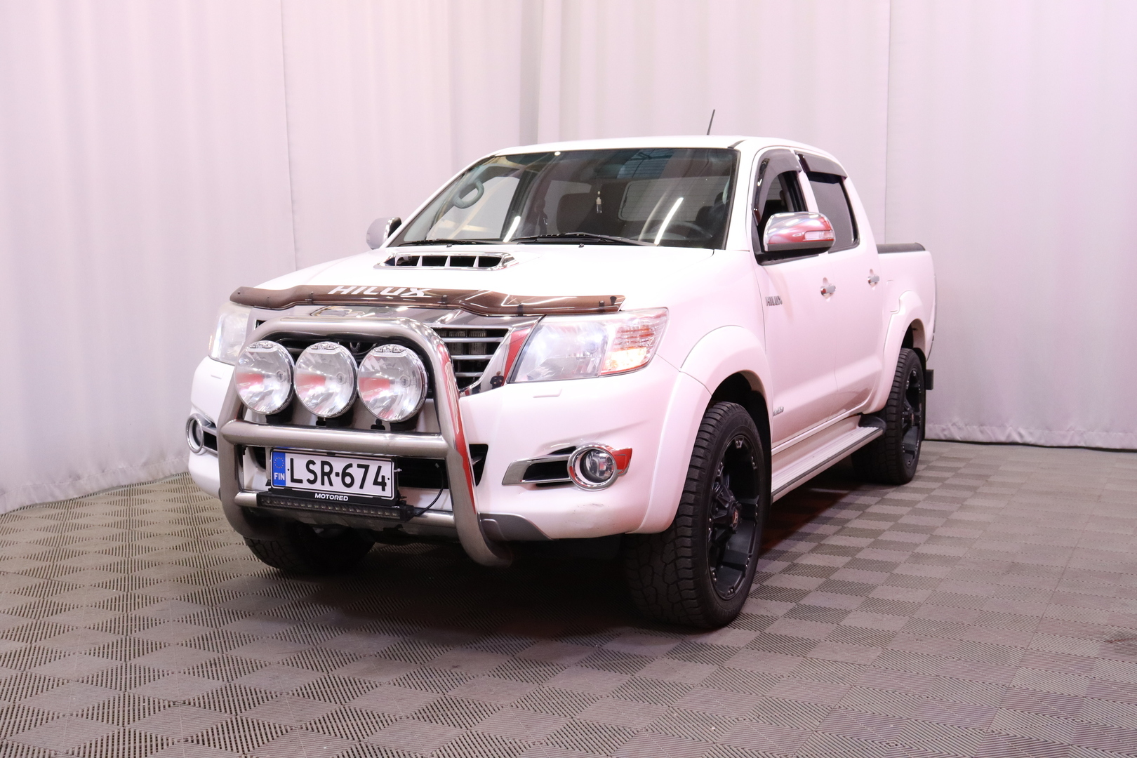 Toyota - Hilux - Double Cab 3,0 D-4D 4WD 171 SR aut. // Mountain Top / Navi / Bluetooth / Peruutuskamera / Sport-istuimet edessä // - Avolava