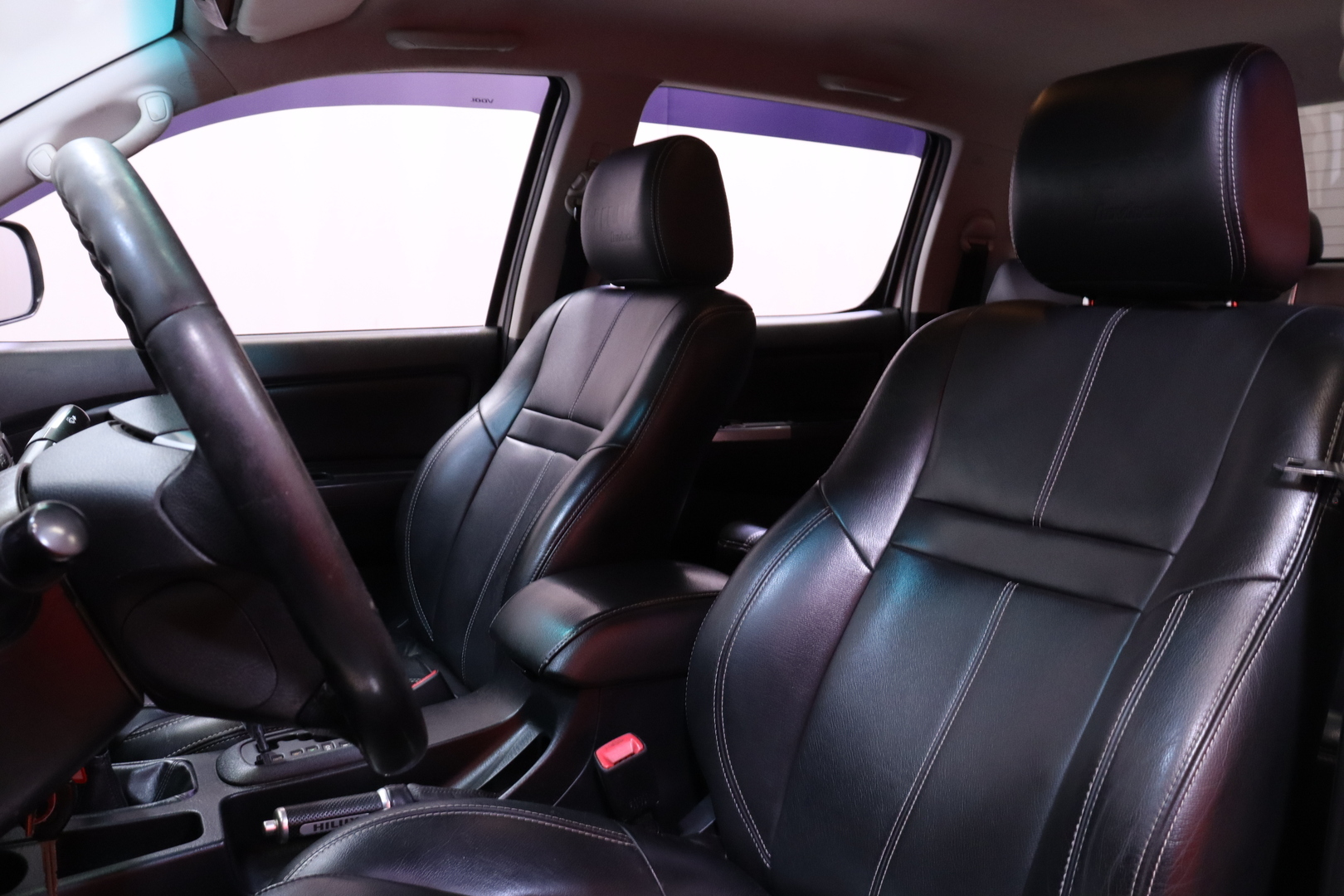 Toyota - Hilux - Double Cab 3,0 D-4D 4WD 171 SR aut. // Mountain Top / Navi / Bluetooth / Peruutuskamera / Sport-istuimet edessä // - Avolava