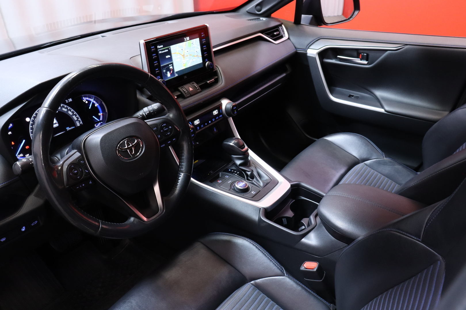 Toyota - RAV4 - 2,5 Hybrid AWD-i Style // 1 Om.Suomi-auto / Neliveto / JBL / Navi / Kamera / Vetokoukku / Bluetooth / LED // - Maastoauto