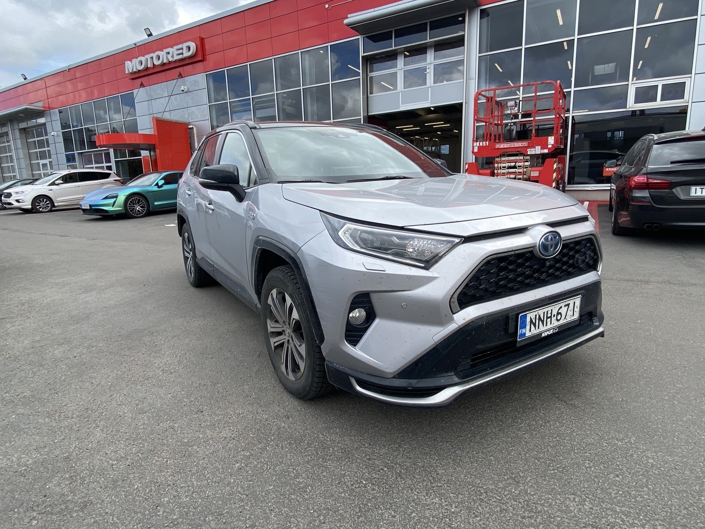 Toyota - RAV4 Plug-in - Hybrid 2,5 AWD-i Premium / HUIPPUVARUSTEET! / HUD / Koukku / Panorama / JBL Hifit / 360 // - Maastoauto