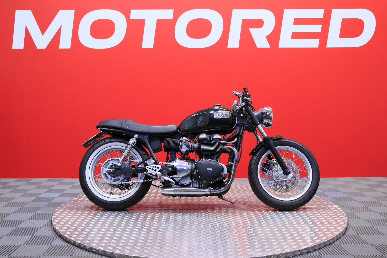 Triumph - Thruxton - Myydään huutokaupat.com! - Moottoripyörä