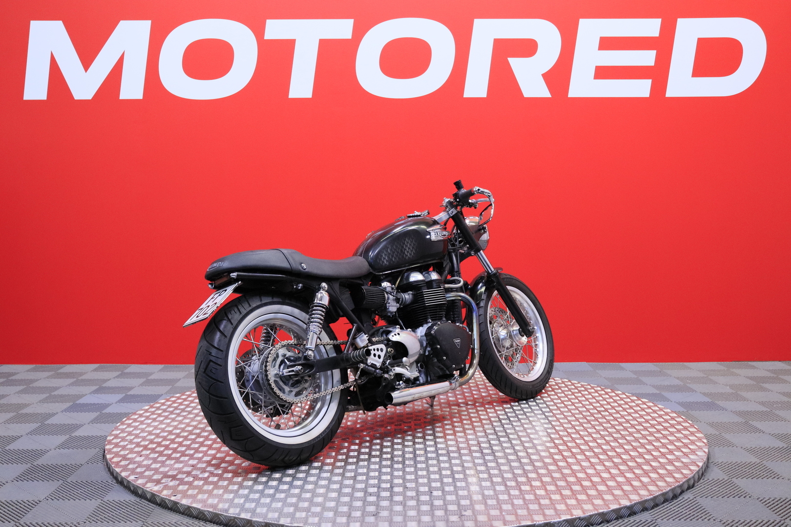 Triumph - Thruxton - Myydään huutokaupat.com! - Moottoripyörä