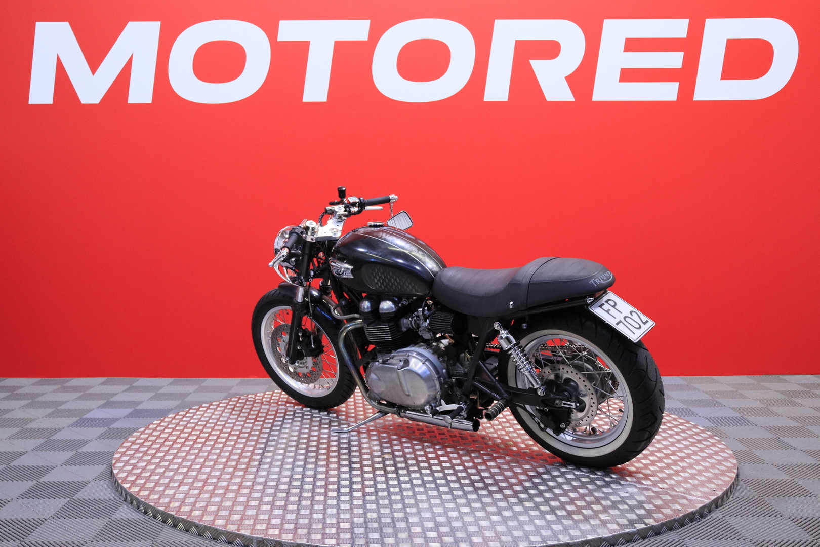 Triumph - Thruxton - Myydään huutokaupat.com! - Moottoripyörä