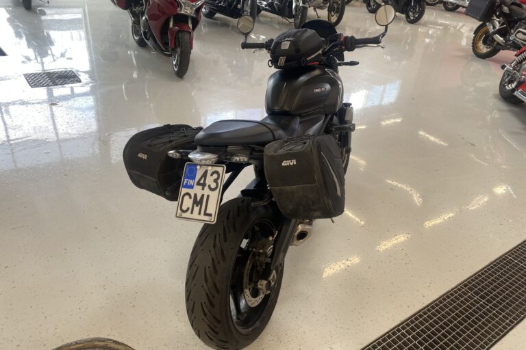 Triumph Trident