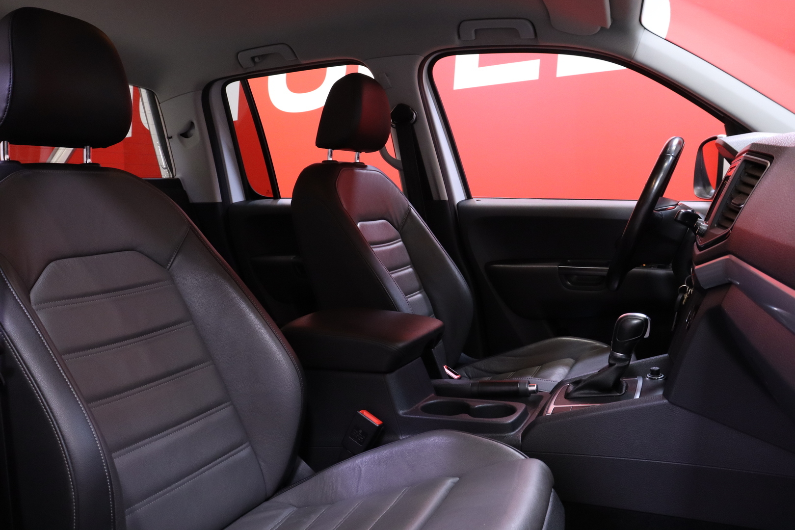 Volkswagen - Amarok - DC Highline 3,0 TDI 150kW 4MOTION 3080kg // Vakkari / Webasto / Peruutuskamera / MirrorLink / Xenon / Vetokoukku// - Avolava