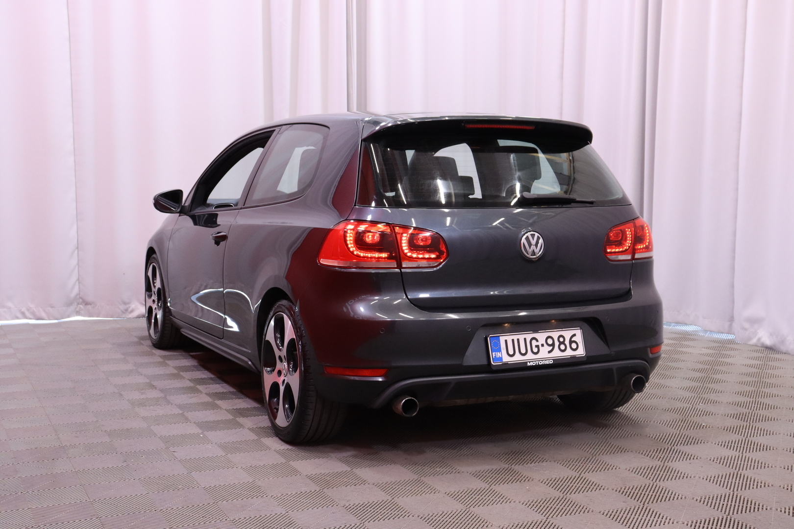 Volkswagen - GOLF - GTI 2,0 155 kW (210hv) // Top-Sport varustelu / Sport-alusta / Sporttipenkit / P. tutkat / Ilmastointi / Sporttiratti // - Viistoperä