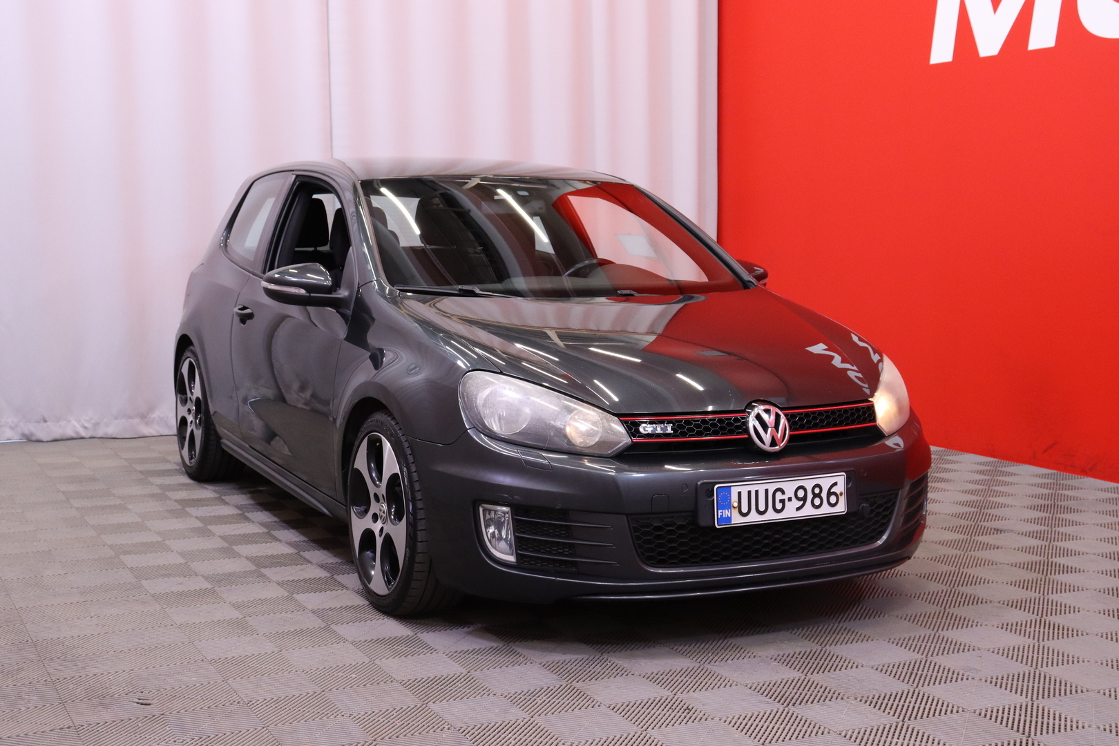 Volkswagen - GOLF - GTI 2,0 155 kW (210hv) // Top-Sport varustelu / Sport-alusta / Sporttipenkit / P. tutkat / Ilmastointi / Sporttiratti // - Viistoperä