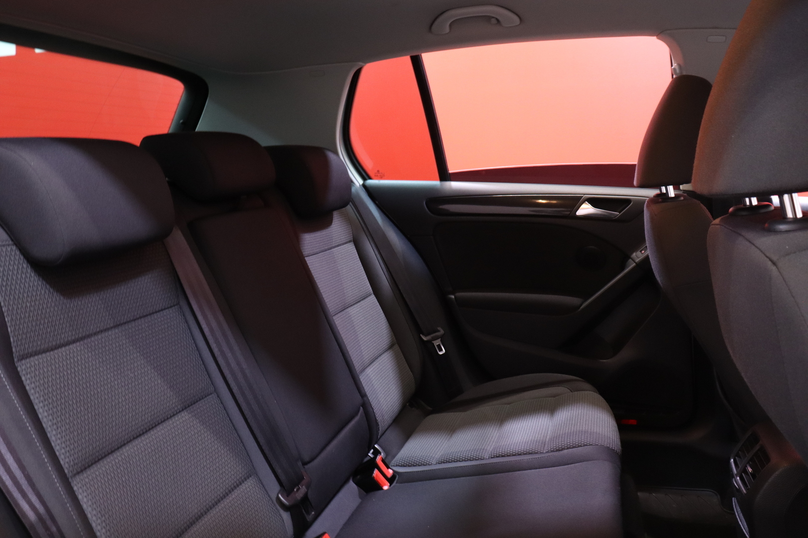 Volkswagen - Golf - 1,4 TSI 90 kW / MYYDÄÄN HUUTOKAUPAT.COM /  4-ovinen // Vakkari / Xenon / Radio / 2x vanteet ja renkaat // - Viistoperä