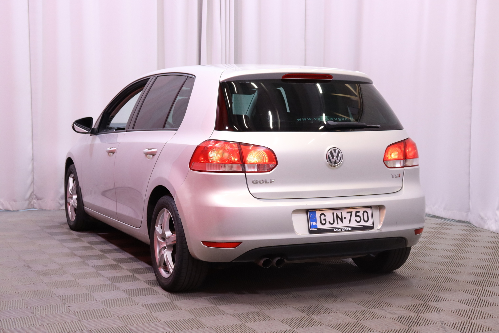 Volkswagen - Golf - 1,4 TSI 90 kW / MYYDÄÄN HUUTOKAUPAT.COM /  4-ovinen // Vakkari / Xenon / Radio / 2x vanteet ja renkaat // - Viistoperä