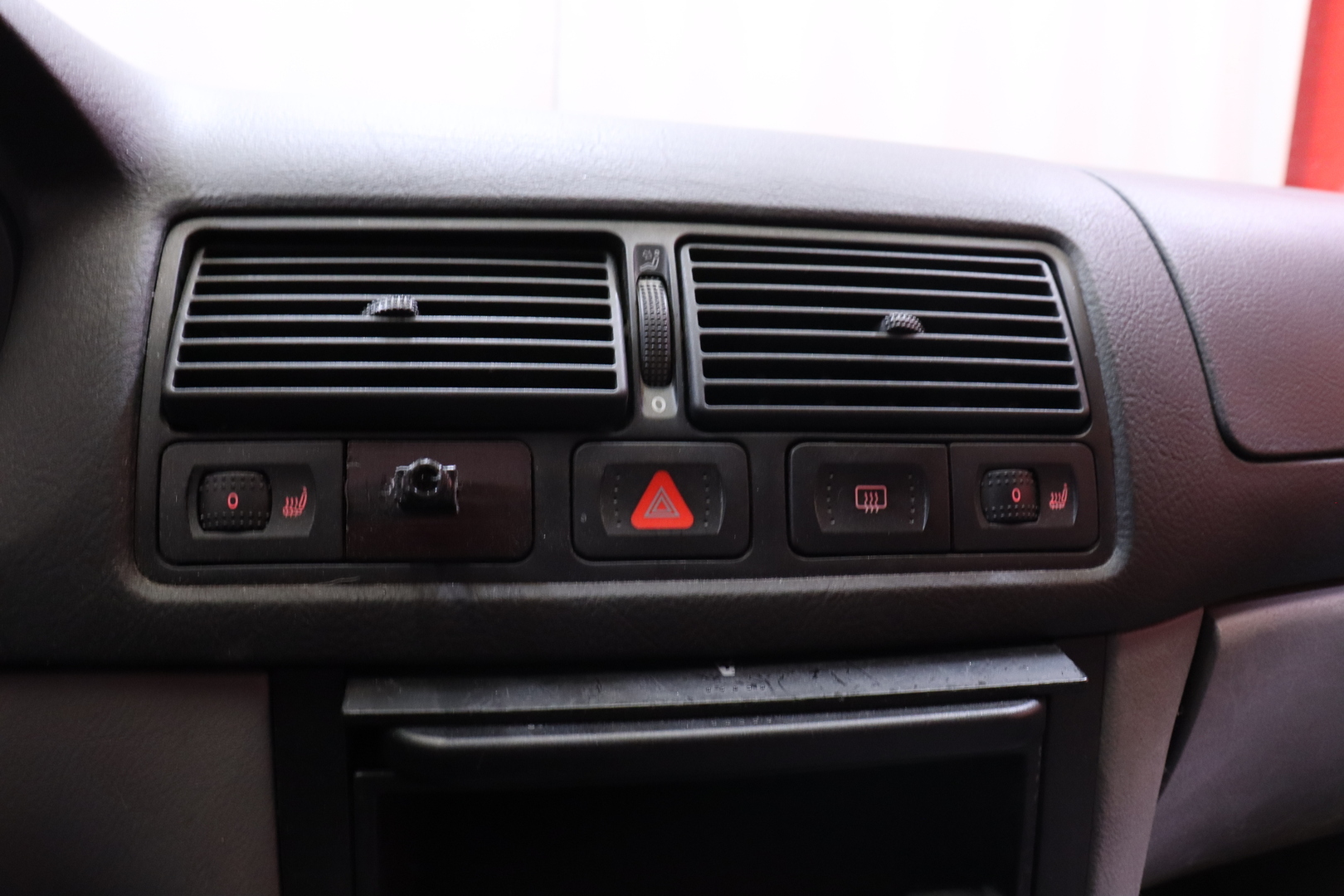 Volkswagen - Golf - 1.4 / MYYDÄÄN HUUTOKAUPAT.COM // Radio / Sähköpeilit / ABS / Ilmastointi // - Viistoperä