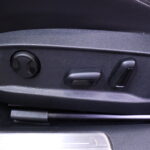 Volkswagen - Golf - R 2.0TSI 4Motion // DCC-alusta / Dynaudio / Kattoluukku / AppConnect / Keyless / P-Kamera / Tutkat / BLIS / Navi // - Viistoperä