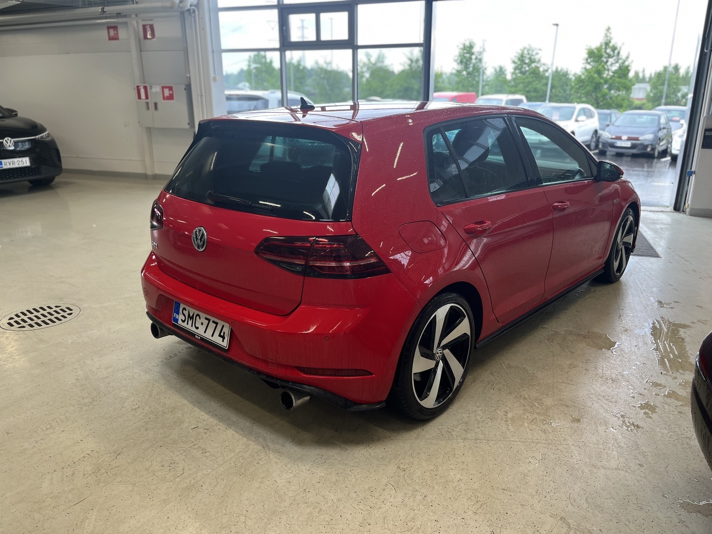 Volkswagen - Golf - GTI 2,0 TSI 169 kW (230 hv) DSG-automaatti - Viistoperä