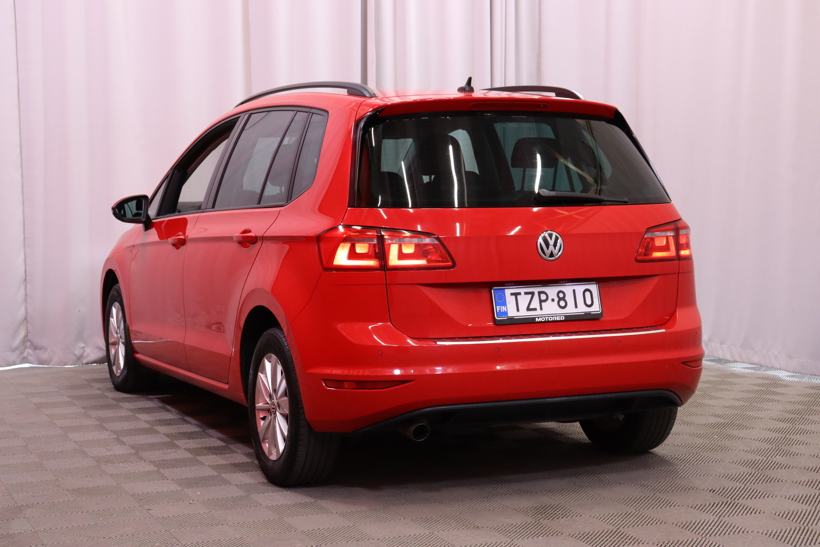 Volkswagen - Golf Sportsvan - Comfortline 1,6 TDI 81 kW (110 hv) BlueMotion Technology DSG-automaatti // Webasto / Vetokoukku / Navi / Xenon // - Tila-auto