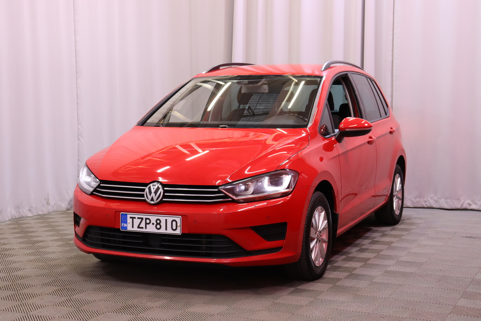 Volkswagen - Golf Sportsvan - Comfortline 1,6 TDI 81 kW (110 hv) BlueMotion Technology DSG-automaatti // Webasto / Vetokoukku / Navi / Xenon // - Tila-auto