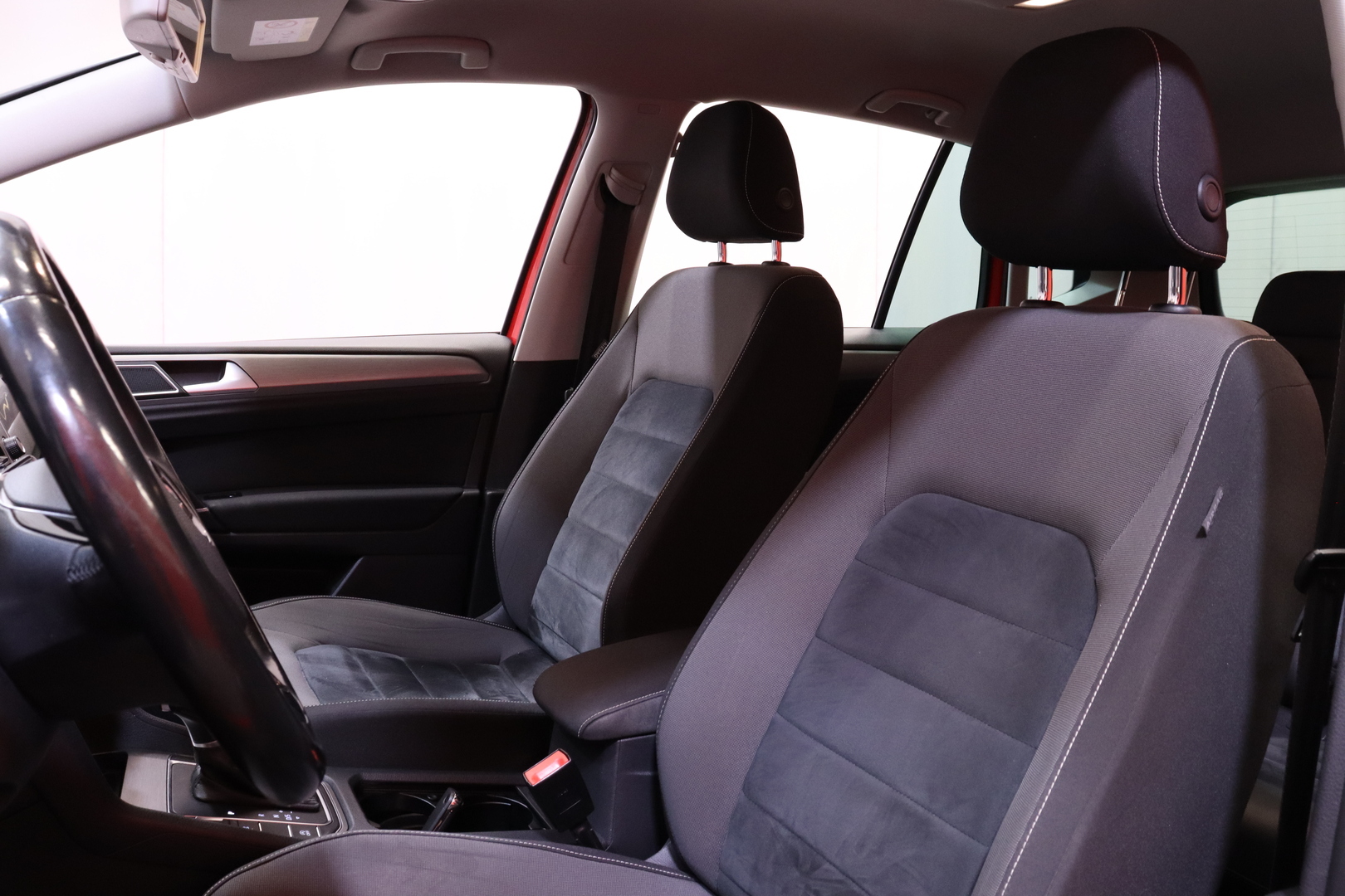 Volkswagen - Golf Sportsvan - Comfortline 1,6 TDI 81 kW (110 hv) BlueMotion Technology DSG-automaatti // Webasto / Vetokoukku / Navi / Xenon // - Tila-auto