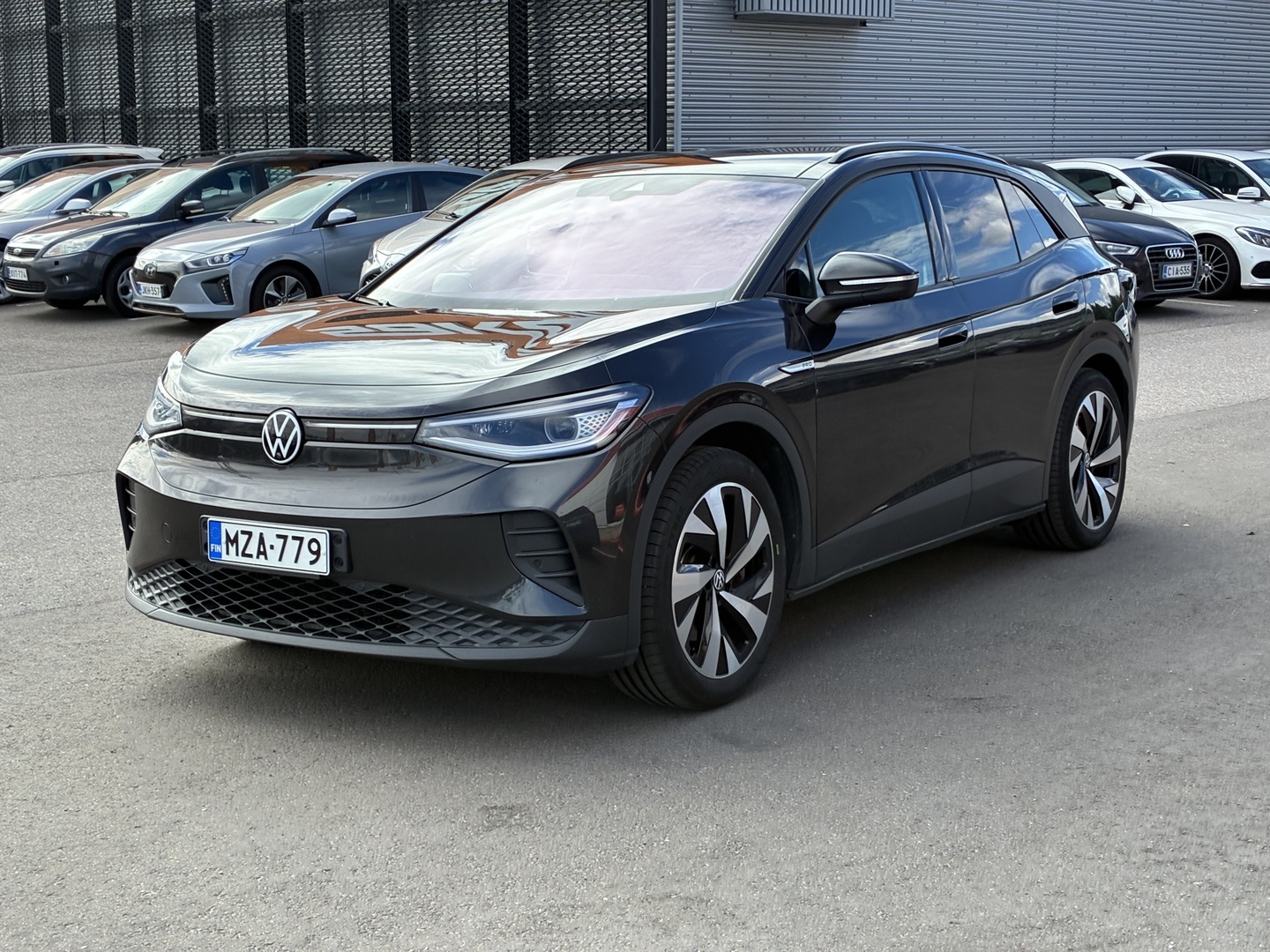 Volkswagen - ID.4 - Pro Performance Max 150 kW, akku 77 kWh // TopSport / Panorama / 360 / Läm. tuulilasi // - Maastoauto