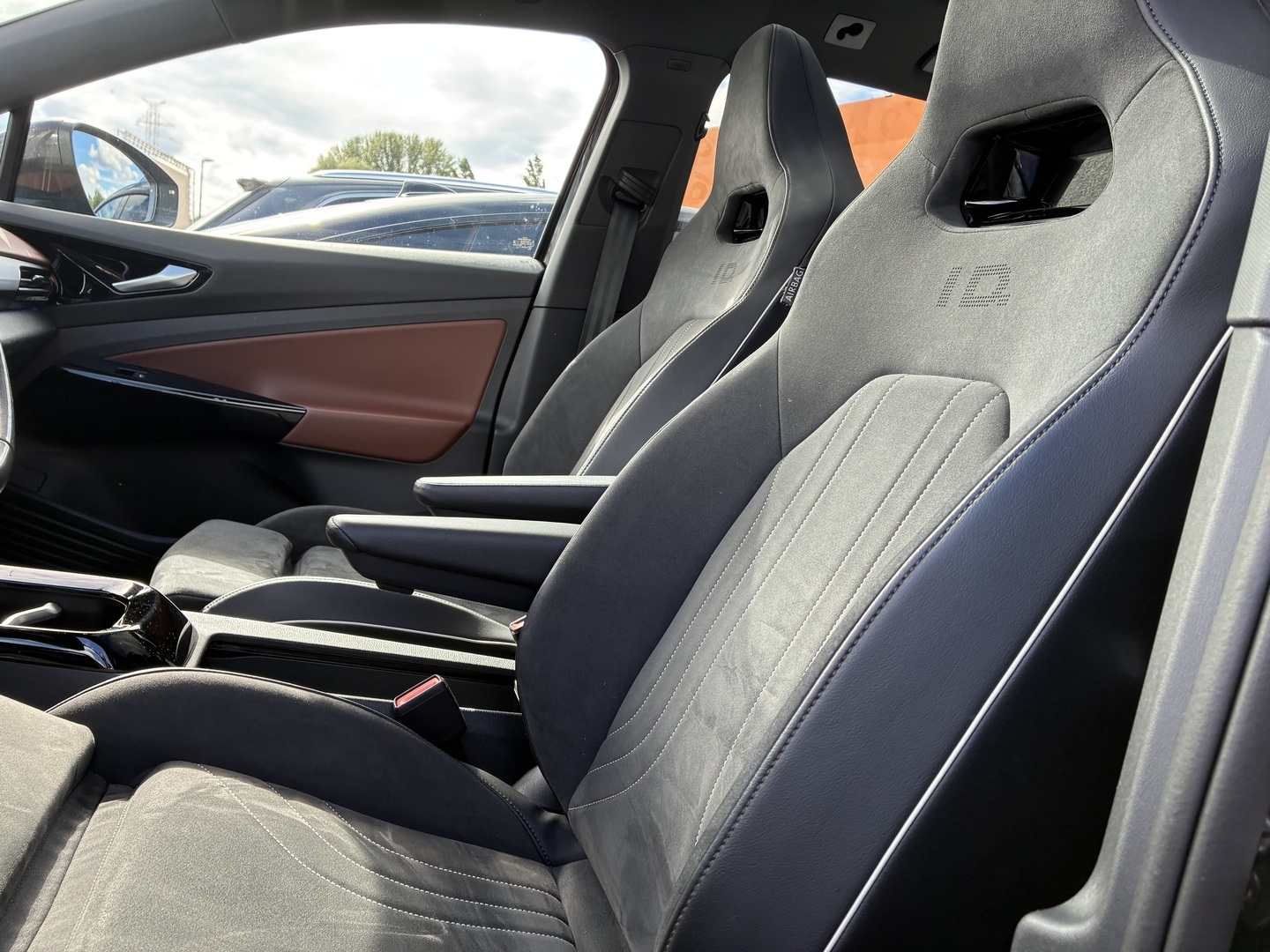 Volkswagen - ID.4 - Pro Performance Max 150 kW, akku 77 kWh // TopSport / Panorama / 360 / Läm. tuulilasi // - Maastoauto