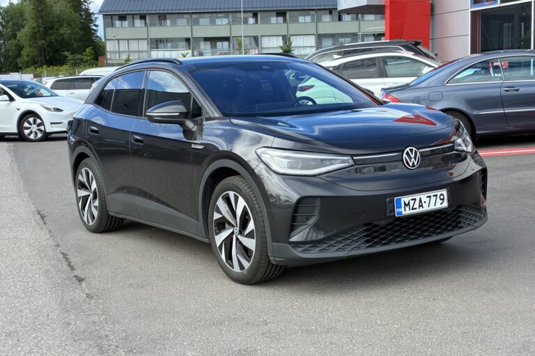Volkswagen - ID.4 - Pro Performance Max 150 kW, akku 77 kWh // TopSport / Panorama / 360 / Läm. tuulilasi // - Maastoauto