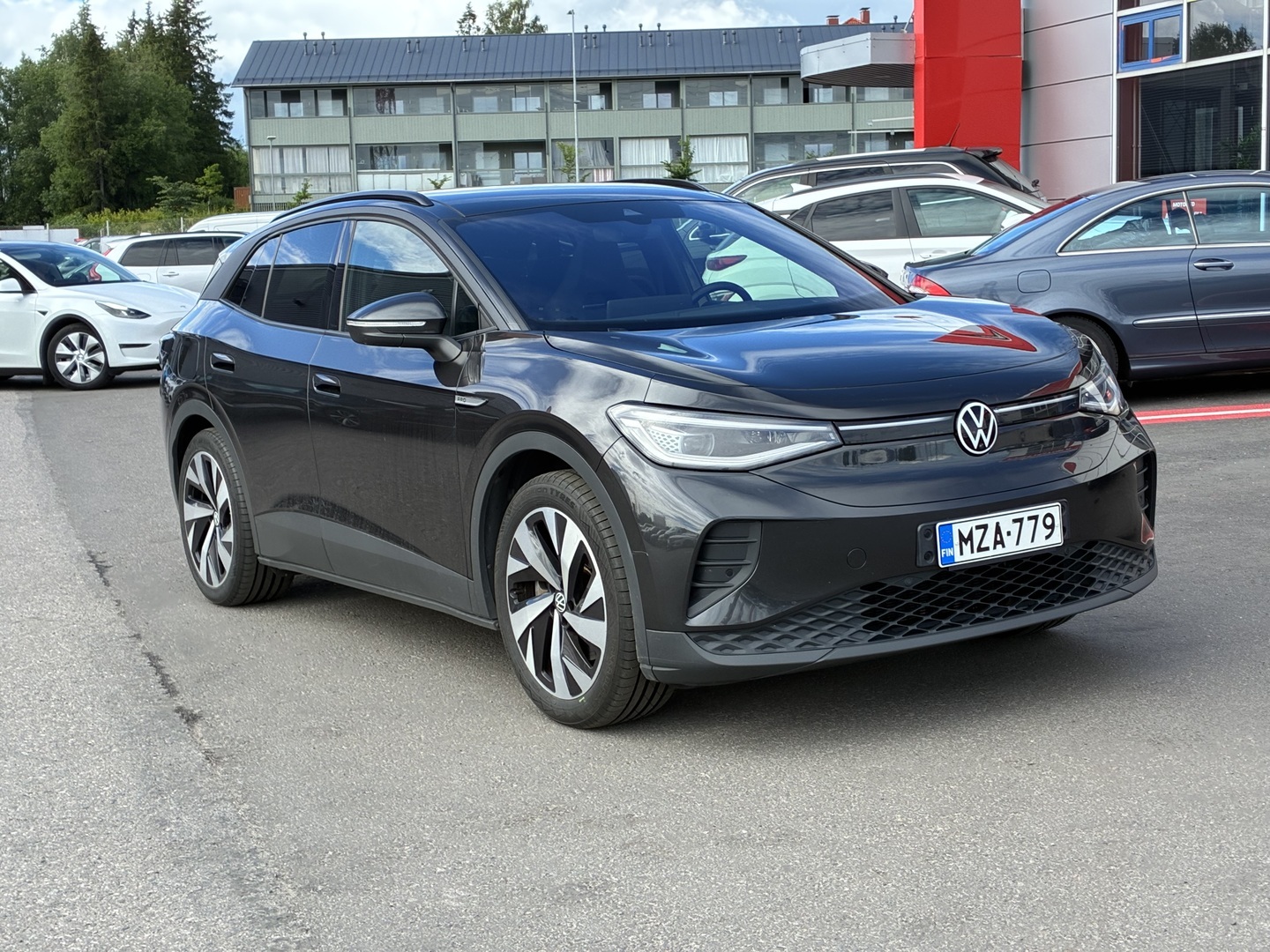 Volkswagen - ID.4 - Pro Performance Max 150 kW, akku 77 kWh // TopSport / Panorama / 360 / Läm. tuulilasi // - Maastoauto