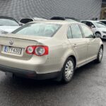 Volkswagen - Jetta - 1,6 75 kW Comfortline - Sedan